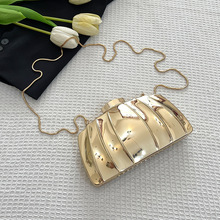 个性金属盒子包2025欧美新款时尚小众单肩包女士百搭亮面晚宴包潮