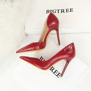 1298-3 European and American style thin heels, high heels, shallow mouth, pointed side hollowed out patent leather, retr