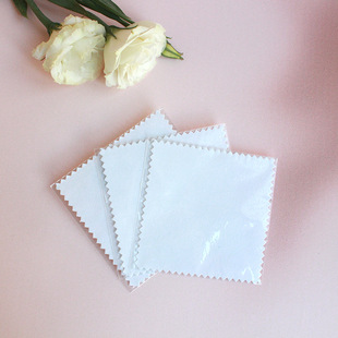 Factory wholesale 8 * 8cm silver cleaning cloth jewelry polishing cloth maintenance cloth deerskin velvet no dandruff opp independent packaging