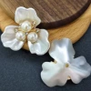 Pearl three-petal flower + gold bottom pearl