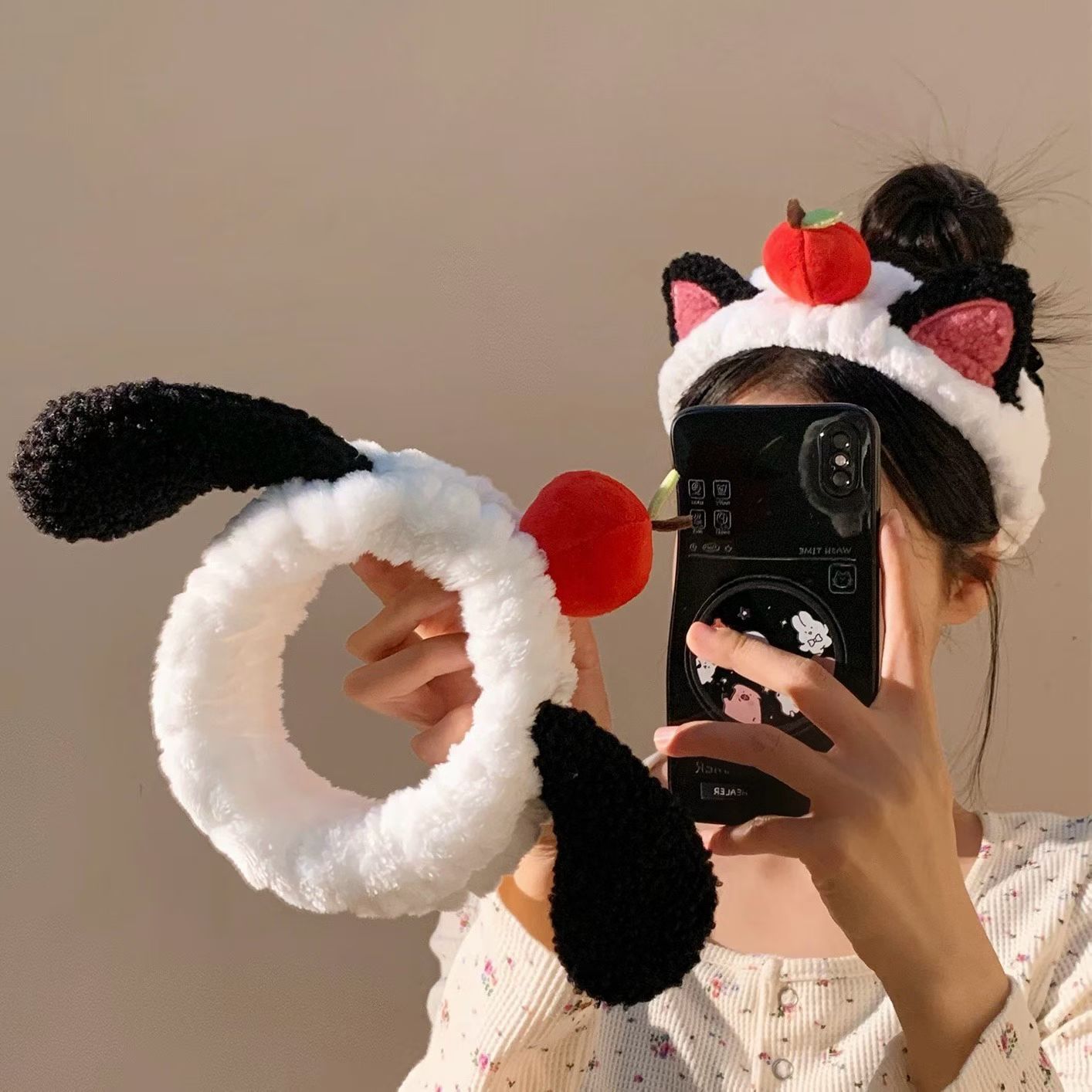 Nuevos dibujos animados pelúcia cabello para mujeres otoño y invierno cráneo alto lavado de cara cabello para gato oídos oídos perros oídos manzana decoración de cabello al por mayor