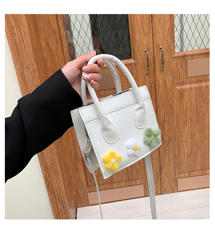 Fashion Flowers Cute Handbag One-shoulder Messenger Bag 18*15*7cm display picture 3