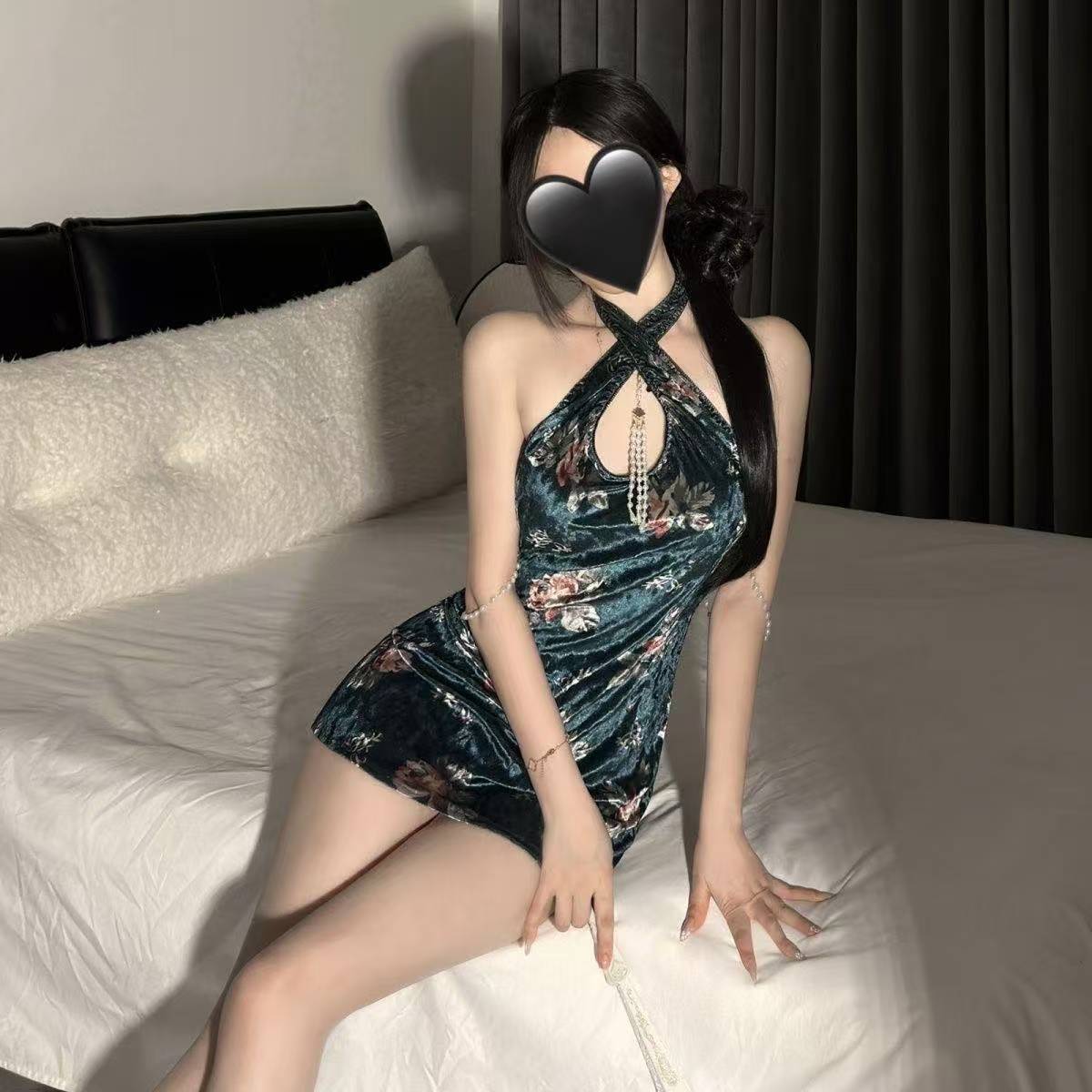 Chinese-Style Cheongsam Suspender Dress with Halterneck and Hip-Hugging Cut — detail image 3