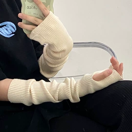 围巾;成人帽;成人手套