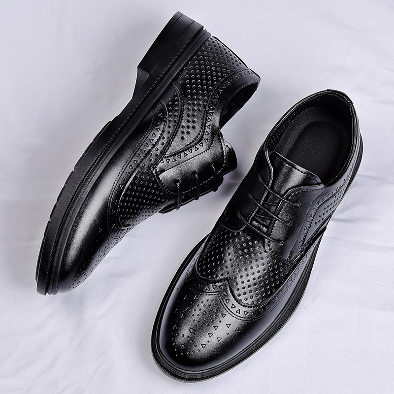 2025 nuevos zapatos de verano para hombre, zapatos de cuero Brock británico de negocios huecos, zapatos con agujeros para hombre, zapatos de aumento de altura con cordones