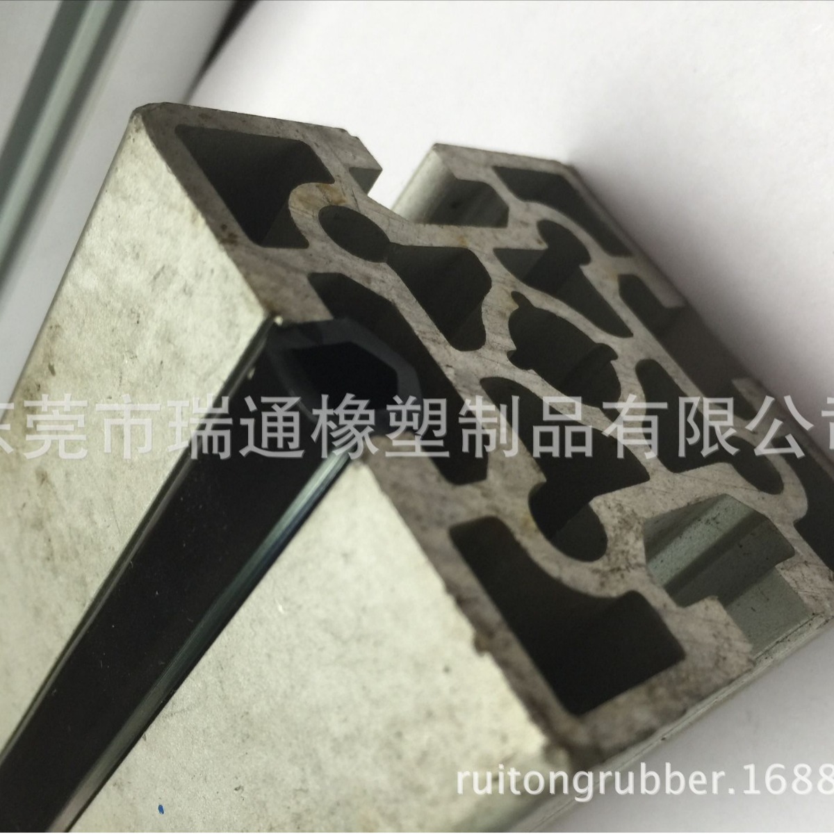 厂家供应铝型材45槽宽10MM软封条 铝合金机架密封胶条 软质槽封边