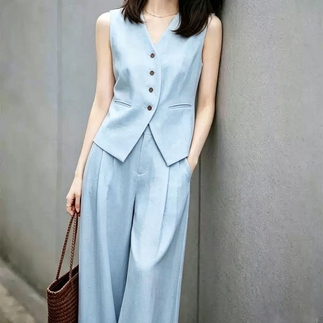 Elegant set, fashionable summer vest