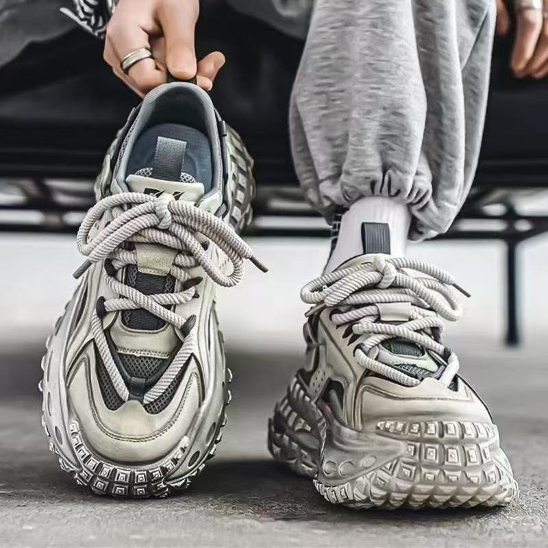 Zapatos de invierno para hombres nuevos zapatos de deporte juveniles de malla transpirables tendencia de hombre con neumáticos de suela gruesa zapatos de papá para hombres