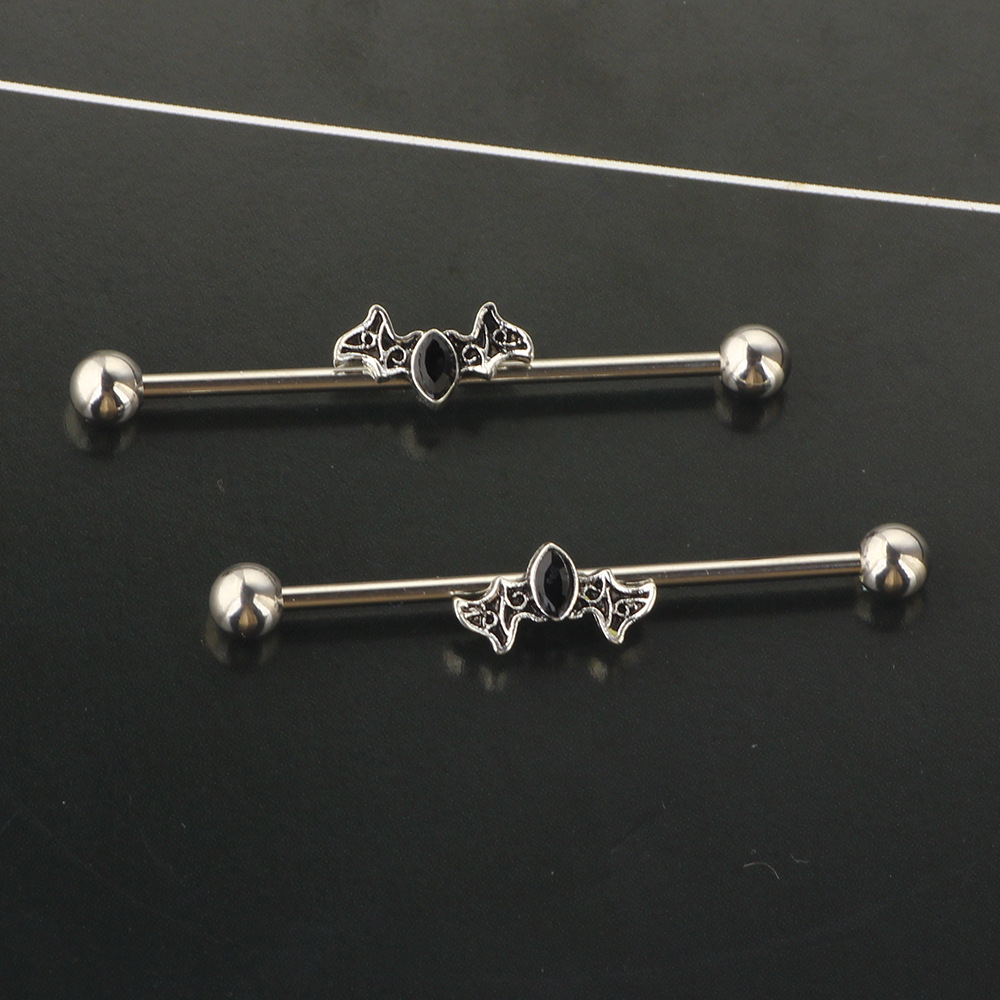 16G labret stud size and finish detail