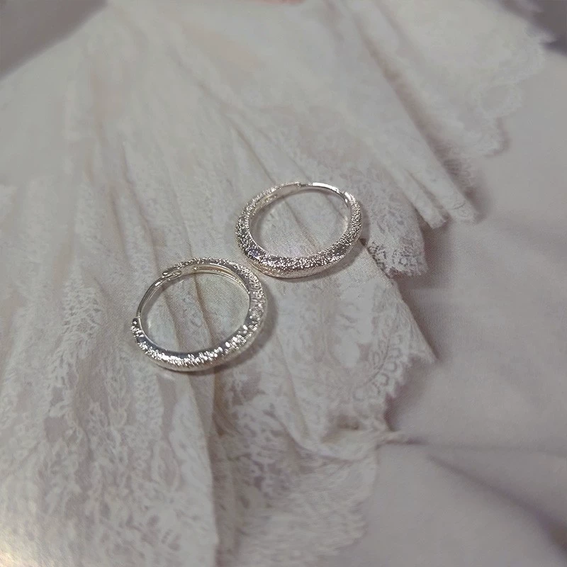 Matte earrings, Korean style, simple and elegant design, silver 925 sample