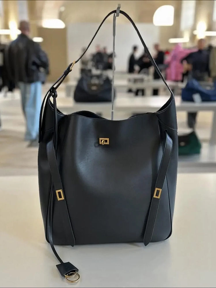 Instagram beliebte lässige vielseitige Gürtelschnalle Einzel-Schulter-Handtasche Achselhöhle Eimer Tasche 2024 Herbst / Winter neue Artikel_voghion.com