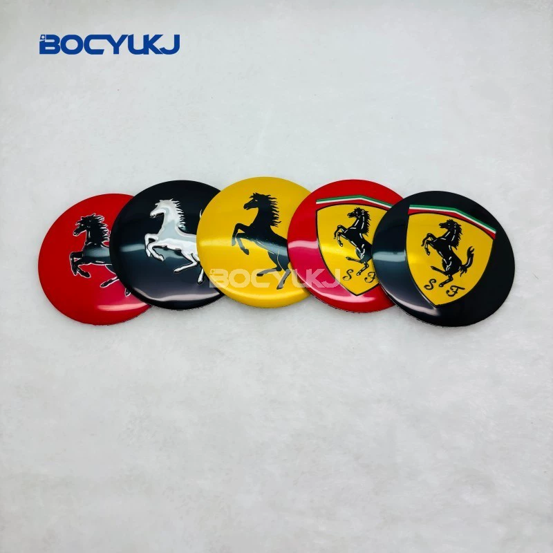 Металлическая наклейка-значок из алюминия для декоративной маркировки центра колесной ступицы Ferrari, 56 мм, для трансграничных перевозок.
