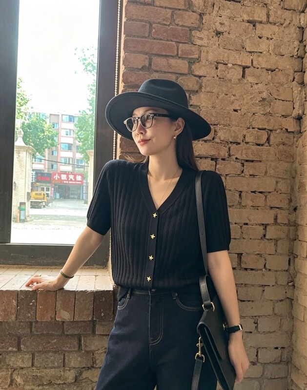 Shanghai Dan Nong Flagship Store/French-Style Elegant and Exquisite Starfish Button Ribbed V-Neck Short-Sleeve Knit Cardigan Women's Top Shanghai Dan Nong Flagship Store/French-Style Elegant and Exquisite Starfish Button Ribbed V-Neck Short-Sleeve Knit Cardigan Women's Top