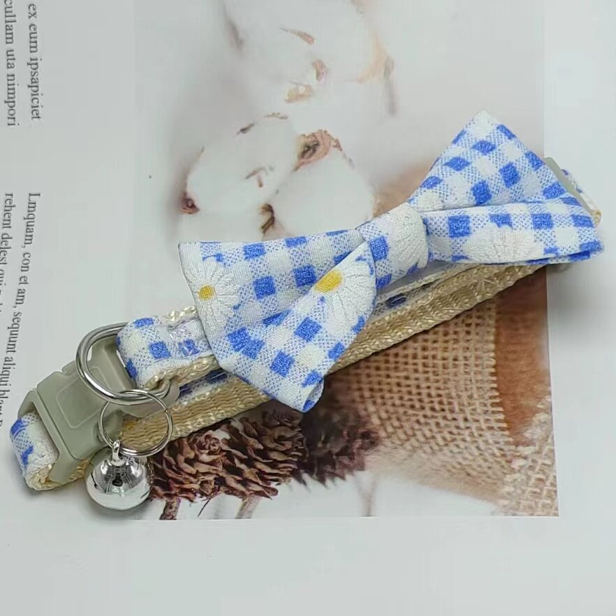 Collar de mascotas pequeño perro cuadrícula pequeña campana de crisantemo collar gato arco nuevo fabricante transfronterizo ahora