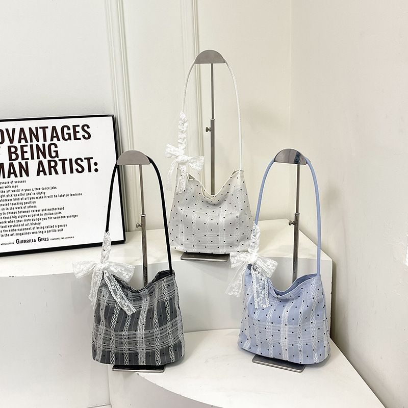 Bolsas de brazo de nicho coreano para mujeres 2024 nueva moda bolsas de mano de granja de hombro exquisitas bolsas pequeñas