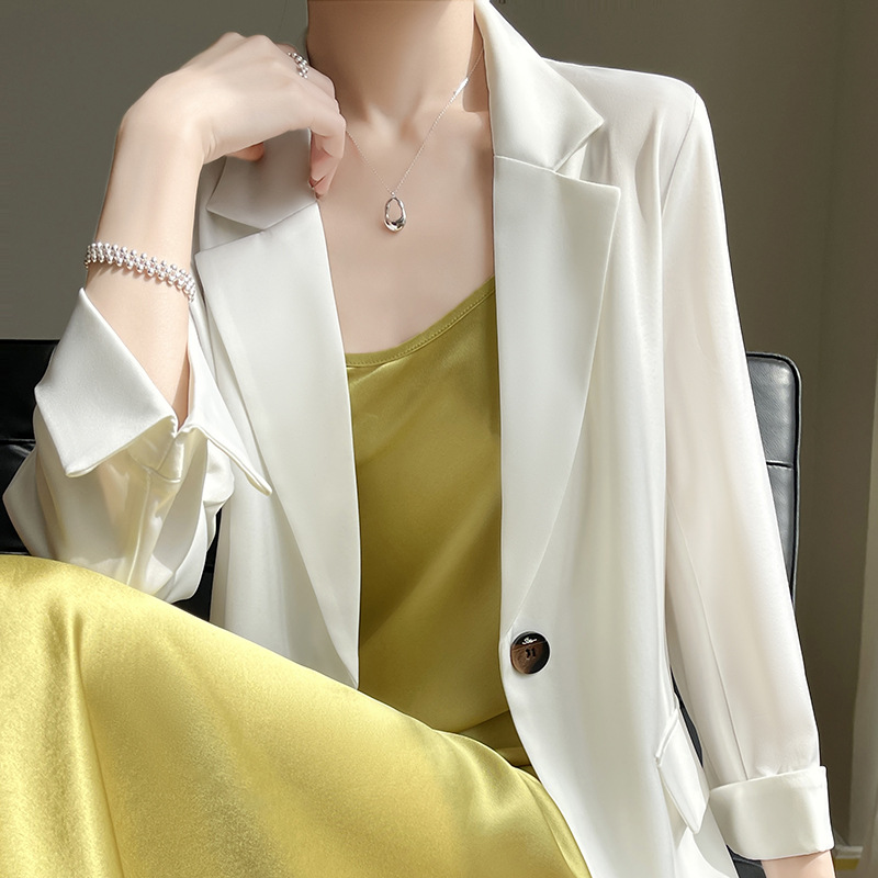 丝绸缎面2026春季新款女西装外套翻领七分袖防晒气质百搭上衣