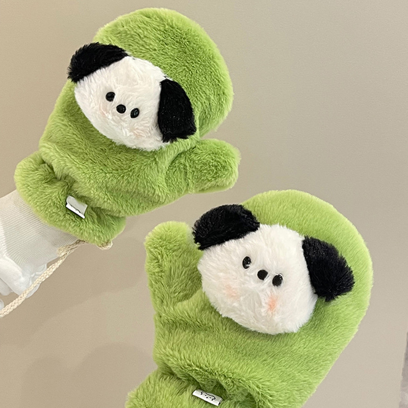 thumbnail image 3 of Versión coreana de invierno de celebridades de Internet de guantes peludos para hombres y mujeres cálidos y resistentes al frío, además de terciopelo y engrosamiento para andar en bicicleta., 3 of 5