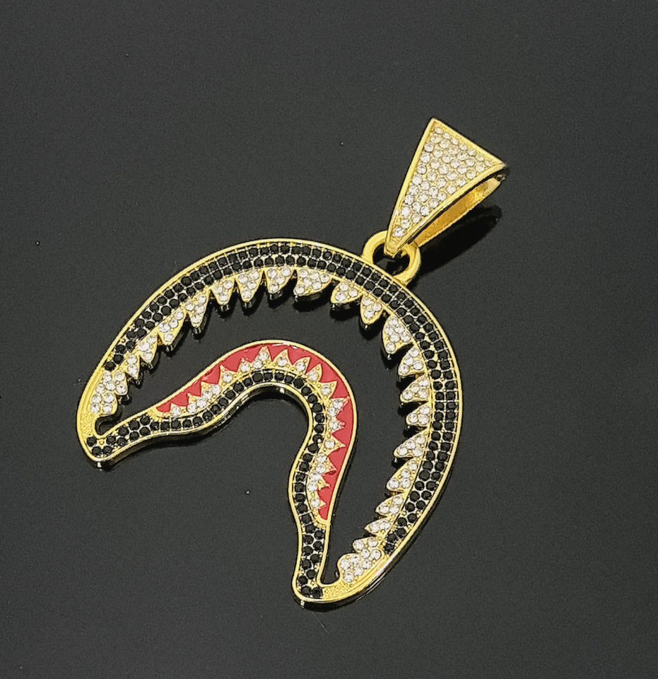 Europa y América calles viento taladro dientes de tiburón colgante de cadena cubana hombre collar de fuerza Hip Hop fábrica para llevar a cabo personalización