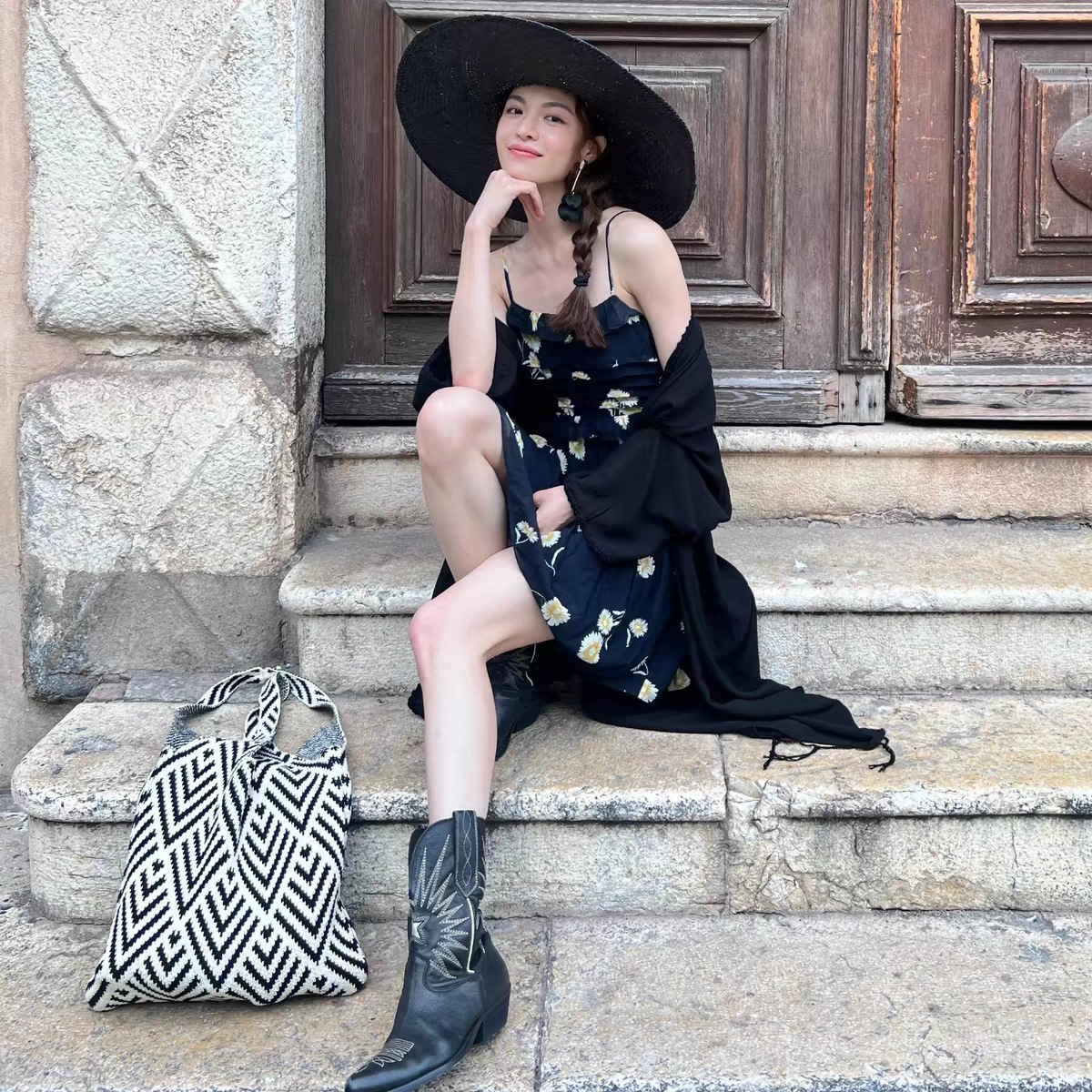 (2개) 가을과 겨울 새로운 대용량 토트 백 모든 경기 기하학적 니트 가방 여성 스타 같은 스타일 다이아몬드 간단한 어깨 가방