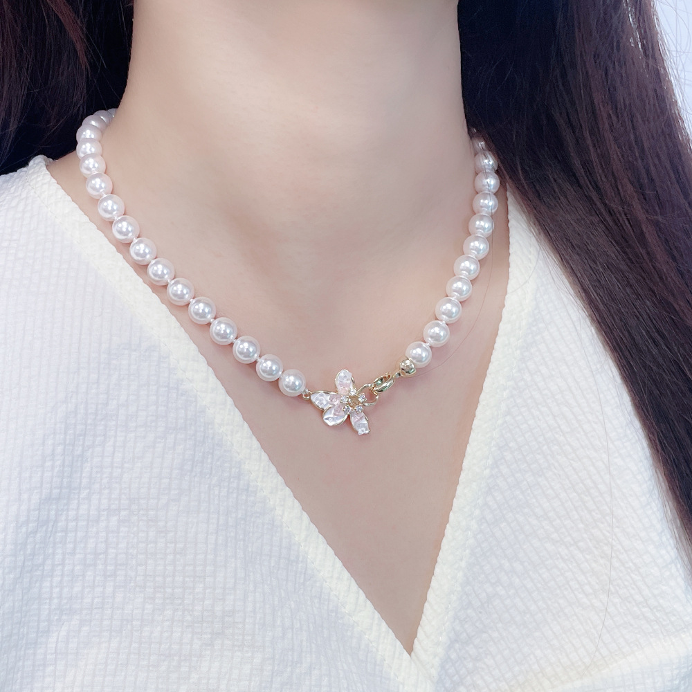 Pendant from pearl