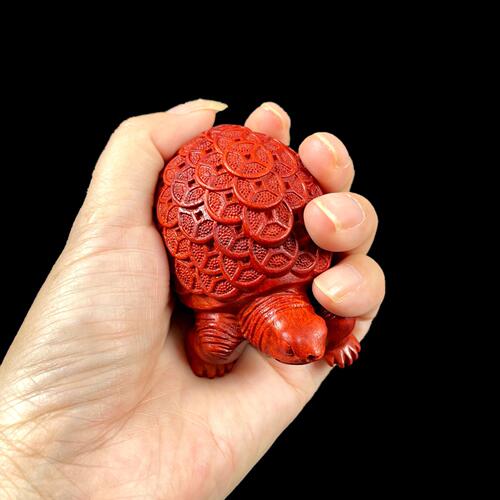 Rosewood carved money turtle ornaments wooden green sandalwood turtle men's toys toy car ornaments rich in the world