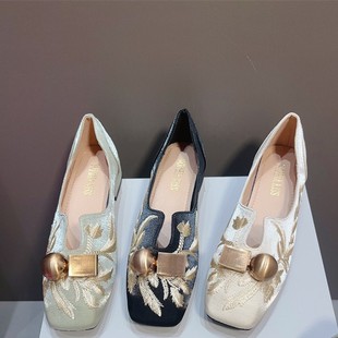 French Style Vintage Embroidered Square Head New Chinese Style Single-layer Shoes Women's New Spring and Autumn Shallow Mouth Low Heeled Slip-on Shoes