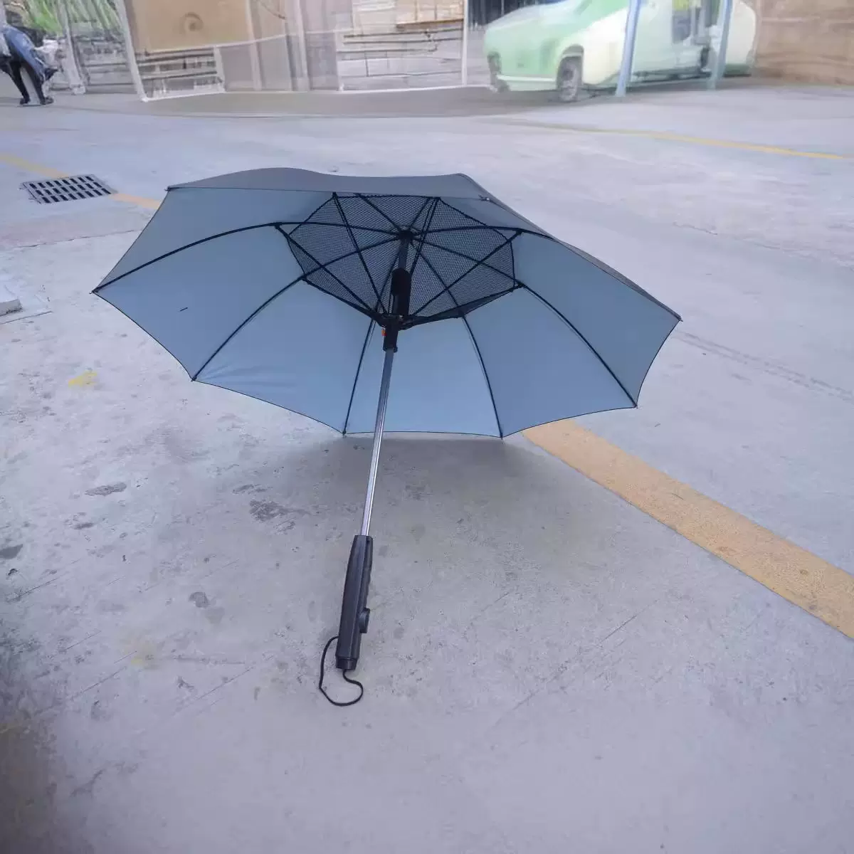 户外直长骨柄防紫外线防晒遮阳晴雨礼品直杆喷雾式风扇电池款伞