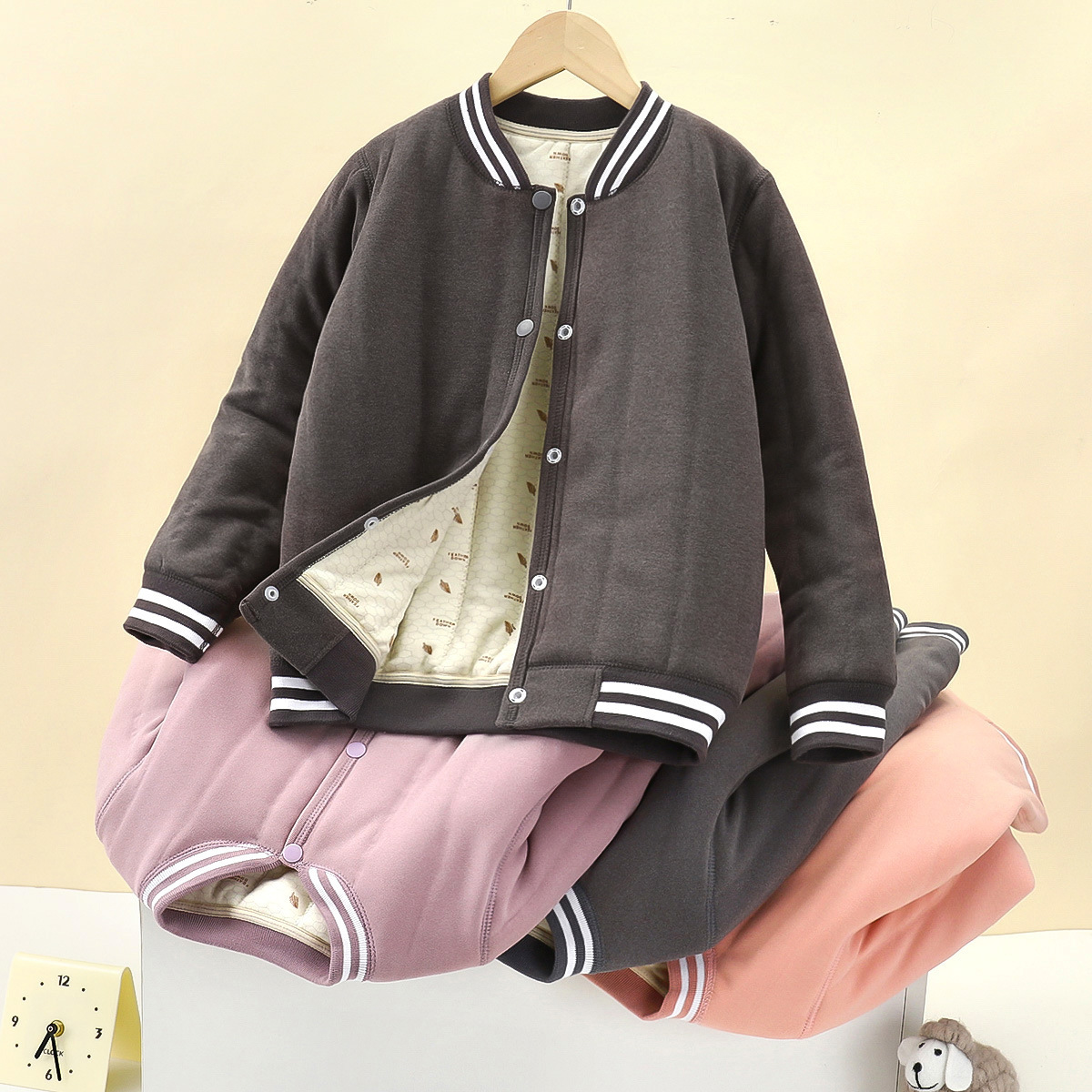 Nuevo algodón de invierno seda gruesa puede usar el interior con uniforme escolar artefacto calentador chaqueta de béisbol de niños y niñas