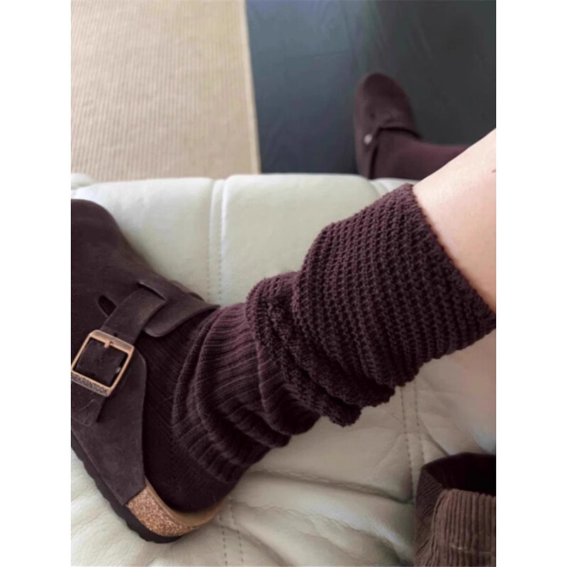 In Autumn and Winter, I Really Love Brown Piles of Women's Autumn and Winter Maillard Color Socks Mid-Calf Socks with Small Leather Shoes and Boots