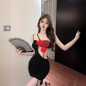 Red three-dimensional flower camisole dress for women， irregular and sexy hollow out buttocks short skirt