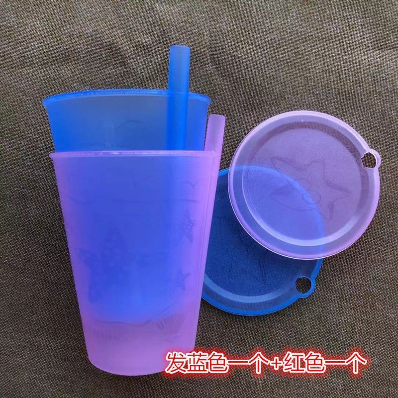 蓋を送る子供用プラスチック一体連体ストローカップ転倒防止幼稚園の赤ちゃんの大人のジュースカップ工場|undefined