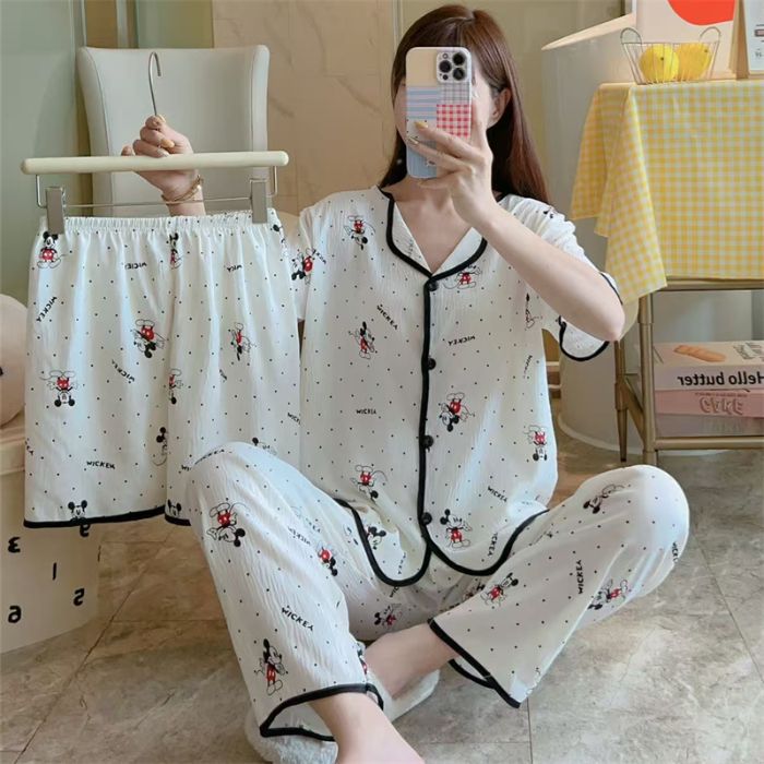 Pijamas de algodón de nube Cárdigan de tres piezas de verano para mujer Pantalones cortos de manga corta Pantalones cortos Dulce transmisión en vivo Paquete de servicio a domicilio Orden exterior