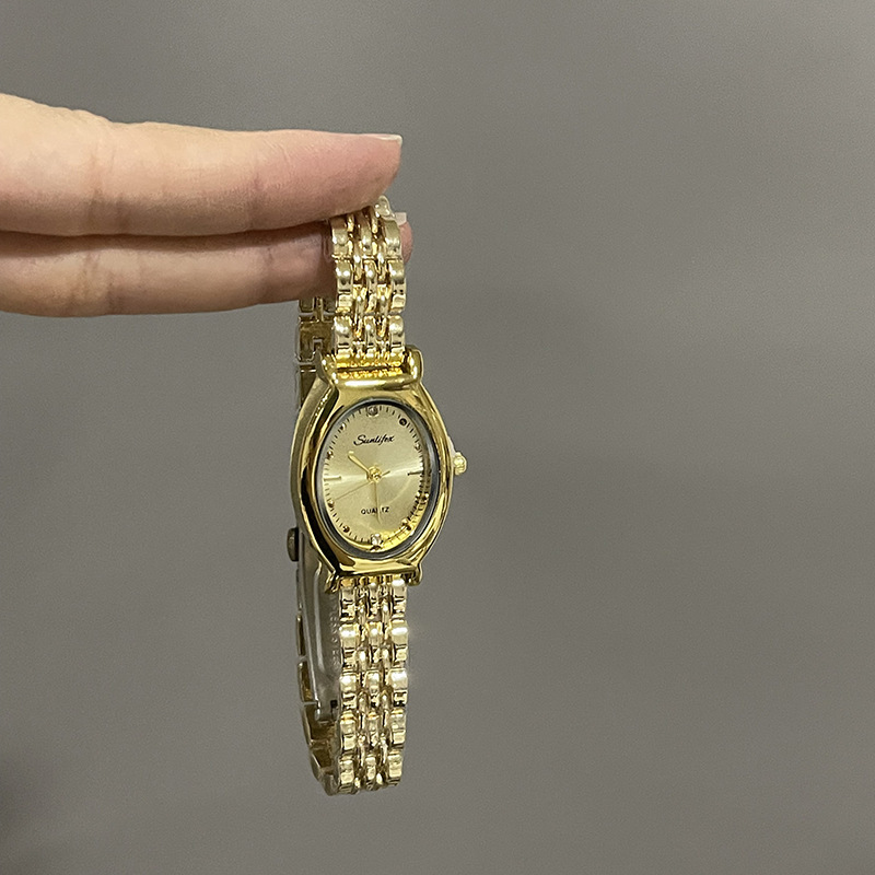 New Ins Mid-Century Style Retro Quartz Watch Oval Watch Ladies Temperament Steel Band Watch Fashion Cross-Border Supply