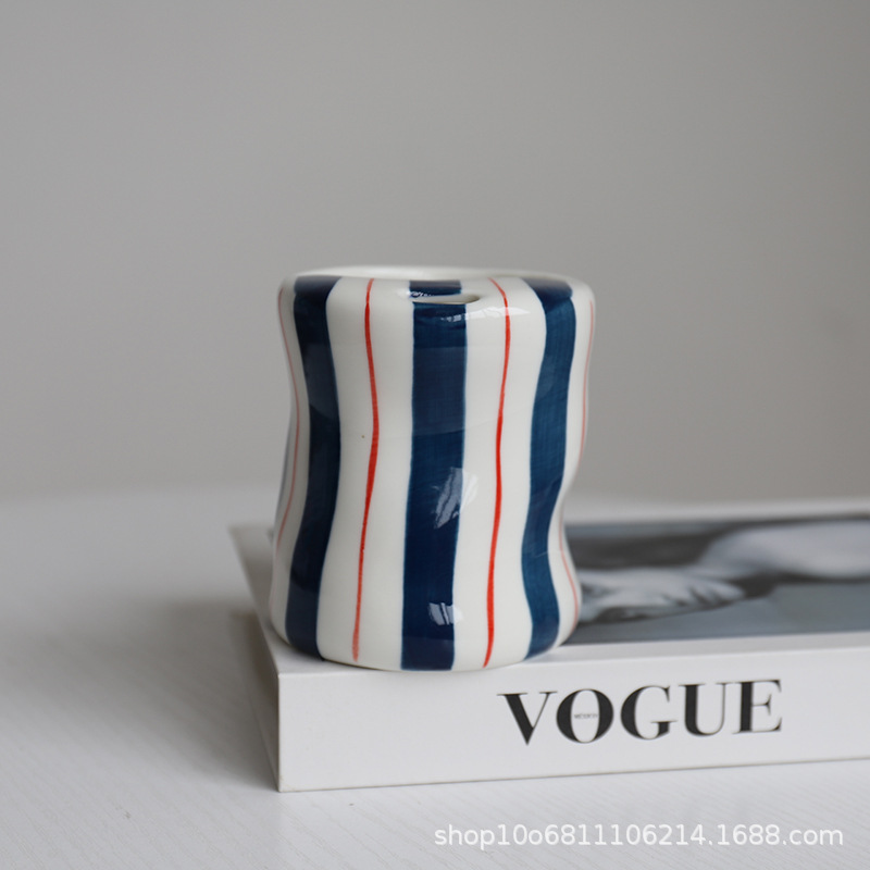Ventas transfronterizas calientes cerámicas simples tazas de paja de café tazas de agua domésticas tazas de alto valor de cara tazas de rayas coreanas pintadas a mano tazas