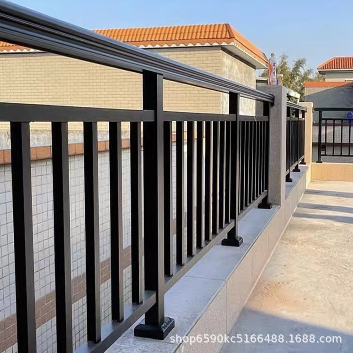 市政道路铝合金护栏阳台别墅公园河道仿木纹护栏景观工程围栏厂家