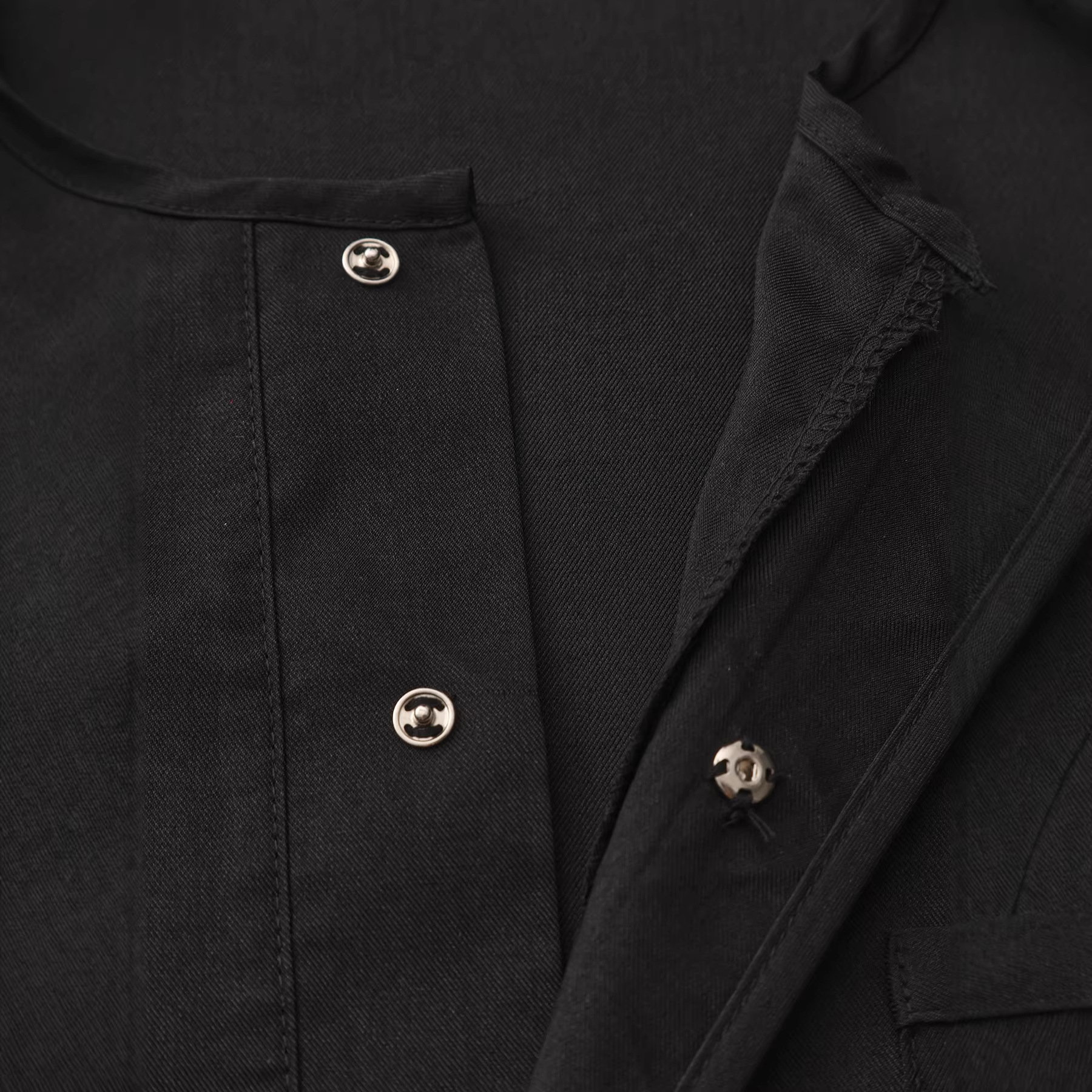 Men's Black Embroidered Thobe Arab Style Islamic Robe For Men_voghion.com