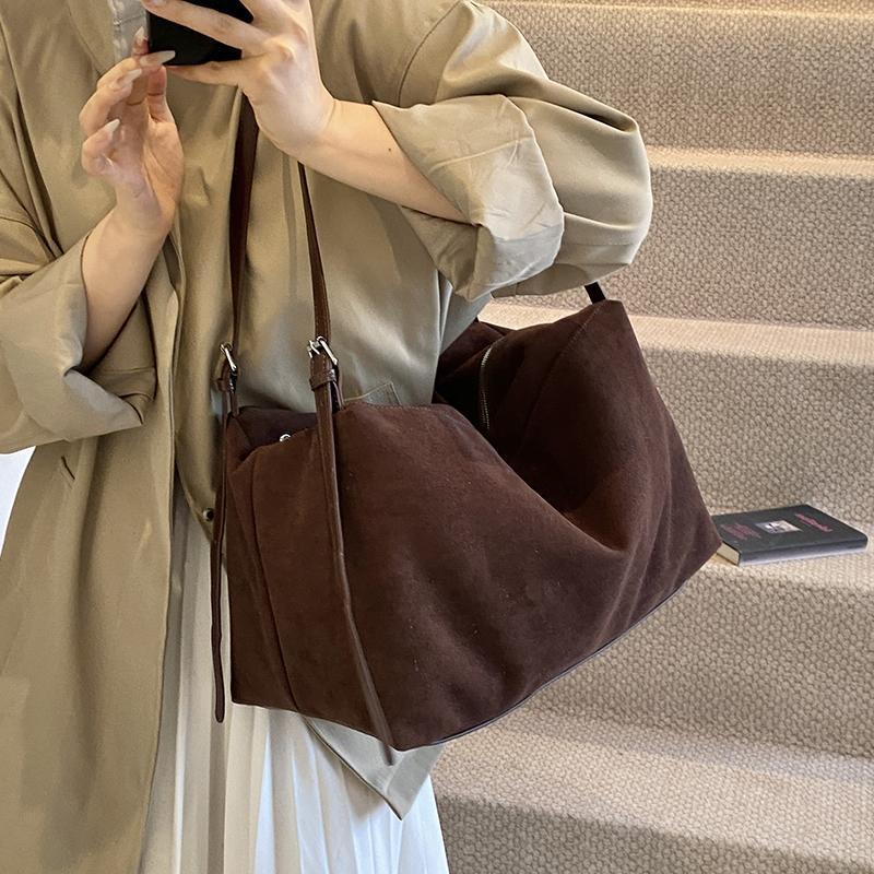 Casual retro gran capacidad bolsas de terciopelo de seda mujeres 2024 nuevo otoño invierno viaje bolsa de hombro bolsa de fitness de corta distancia