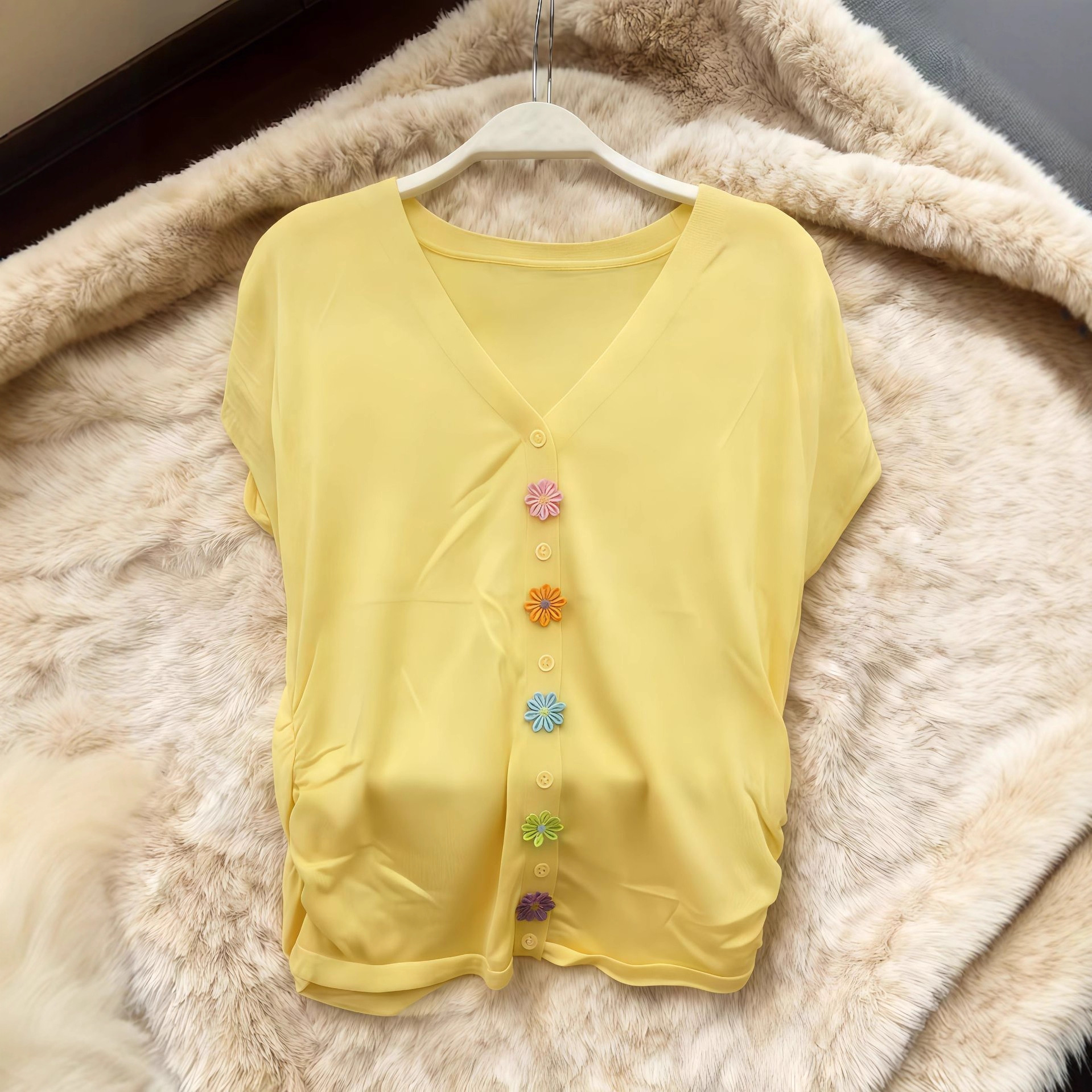 Button Floral Waist-CinchingKnit Top女装小整款靓妹针织衫货源