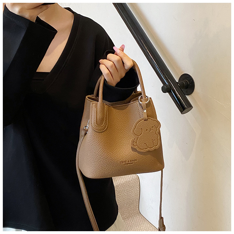 2025 Simple and casual hand-held small bag, new trendy and fashionable commuter crossbody bag, summer vegetable basket bucket bag undefined