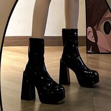 网红厚底粗跟短靴女2025秋季新款时尚套脚瘦瘦靴漆皮超高跟马丁靴