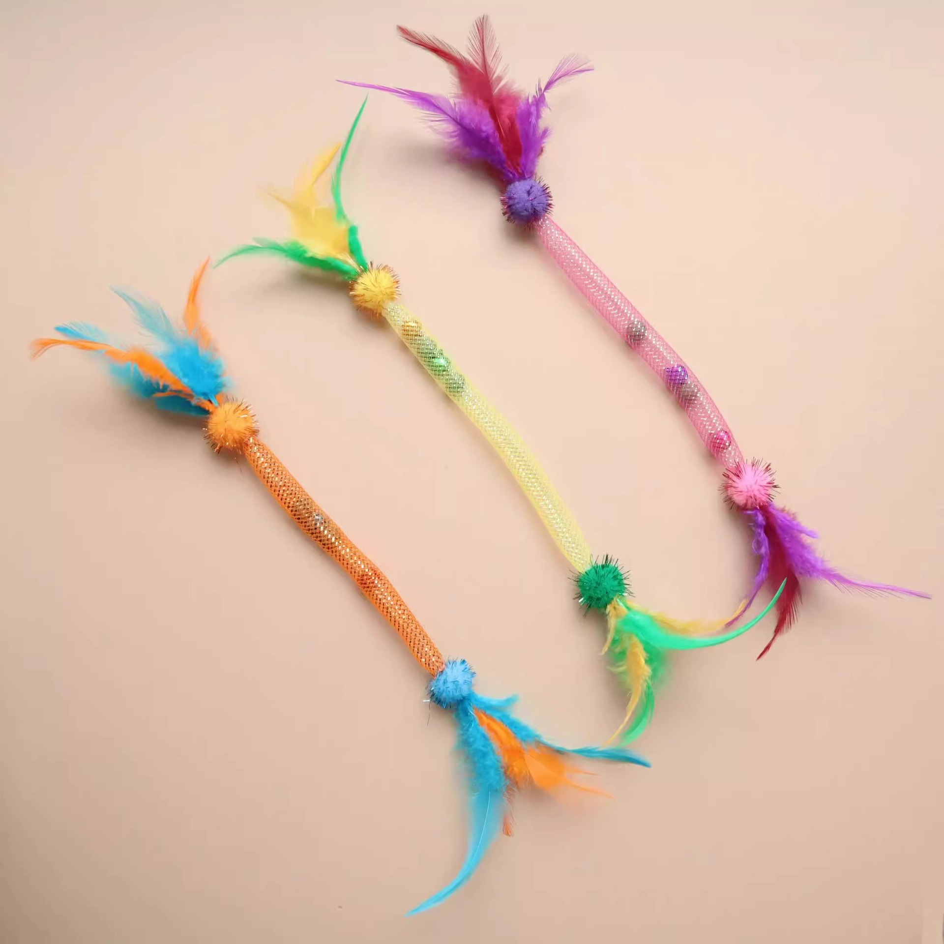 Juguetes de cuerda elástica para gatos, plumas de menta para gatos, palos para gatos, cuerda elástica retráctil para mascotas, juguetes para gatos al por mayor