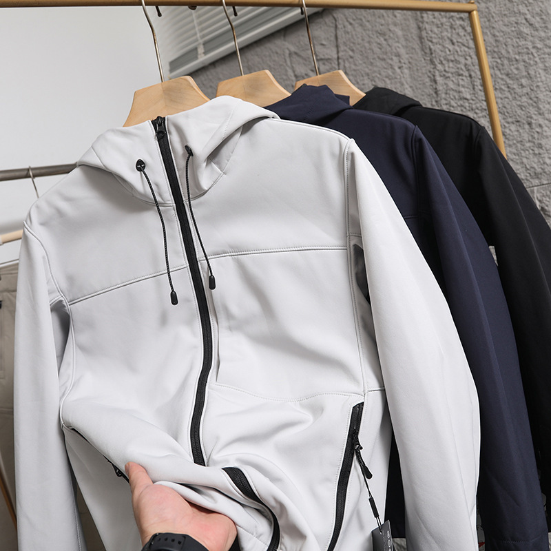 Curl tie ~ windproof and water-proof! Autumn and Winter New Men's Outdoor Warm fleece-lined Soft Shell Hooded Jacket