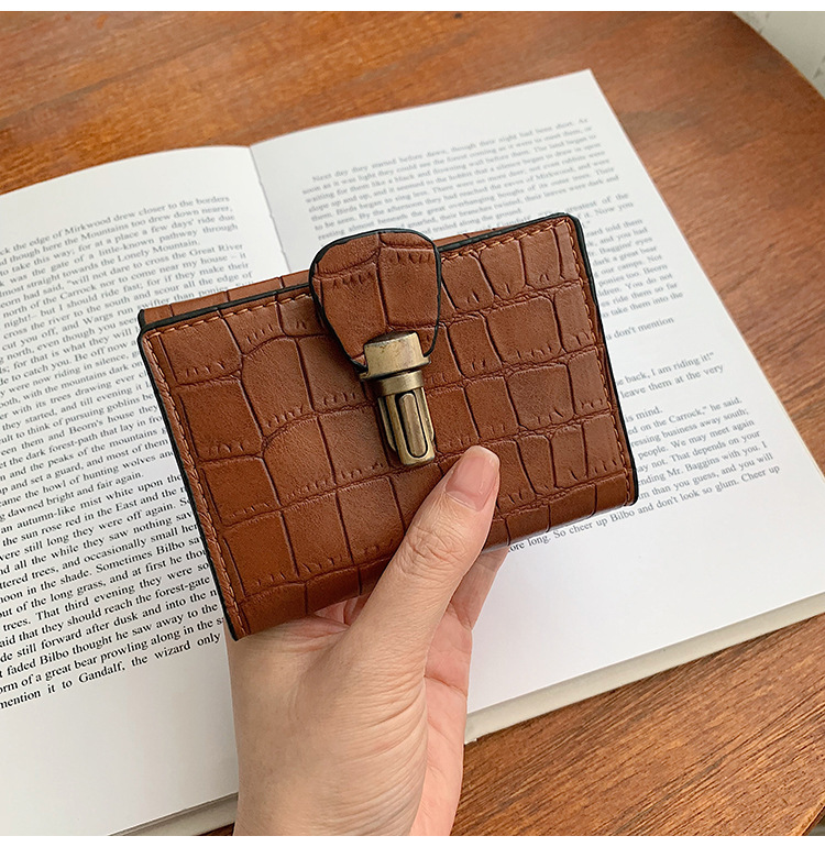 Wholesale Wallet Women's Short 21 Autumn And Winter Student Korean Style Ins Fresh Lock Stone Pattern Three-fold Wallet display picture 2