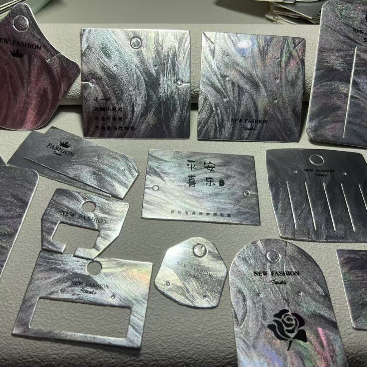 高档饰品吊牌耳环卡纸耳钉卡片项链发夹卡牌现货订做LOGO狐纹卡