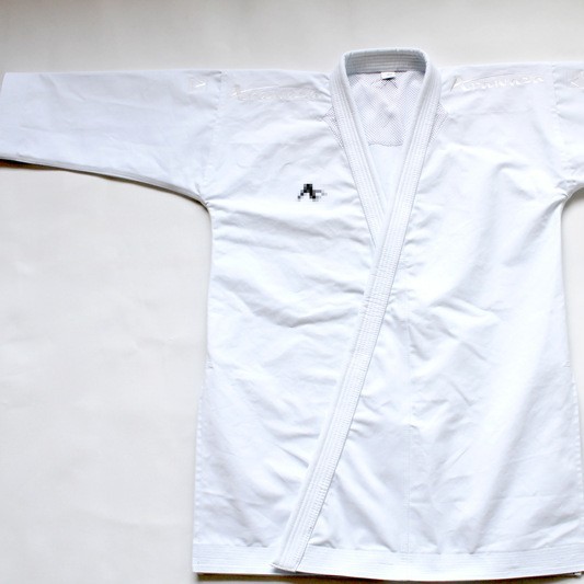 Customized Karate Uniforms, Light Luxury Style, Suitable for College Students and Trainees, Embroidered Woven Label, Lightweight, Breathable, and Comfortable