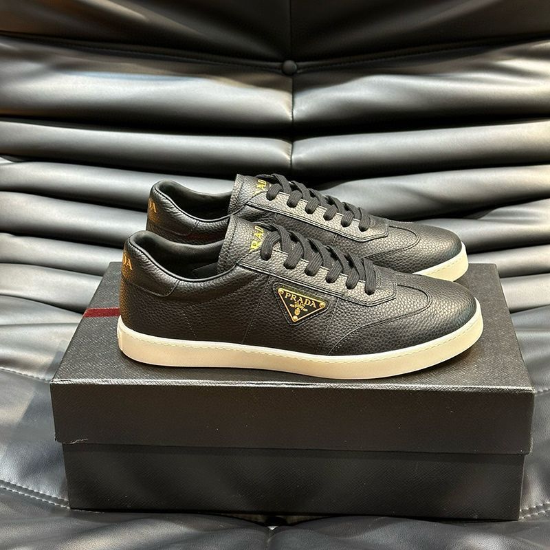 夏季新款男士小白鞋三角标休闲真皮百搭运动鞋低帮系带板鞋