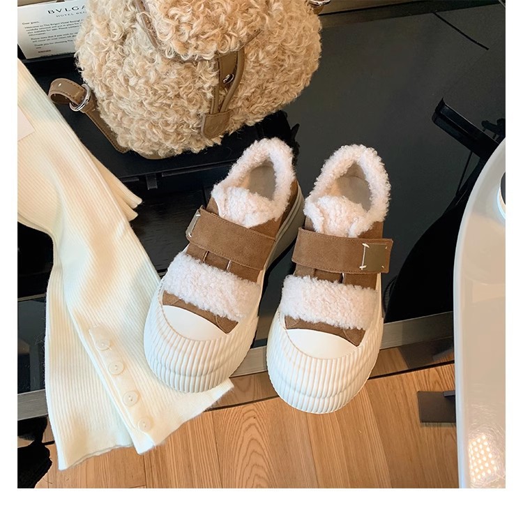 Nuevos zapatos de lana de cuero grueso de invierno de otoño y madrugada de madrugada calentamiento zapatos de galletas casuales zapatos blancos para mujeres