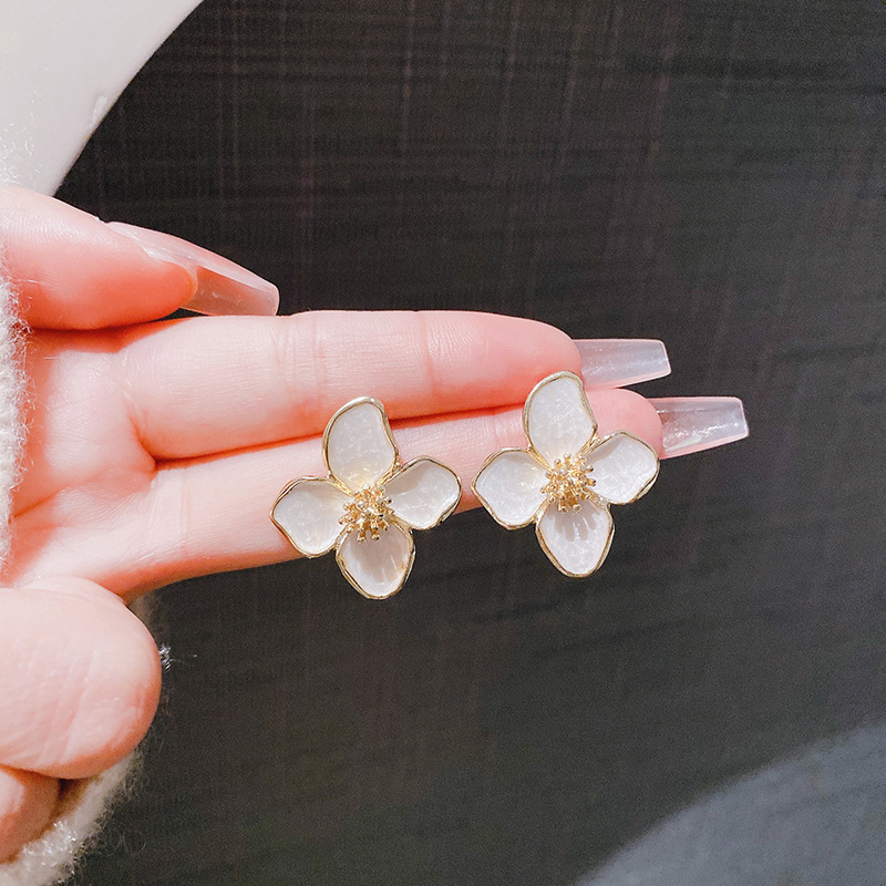 Clover Flower Stud Earrings Silver Needle Minimalist Elegant_voghion.com
