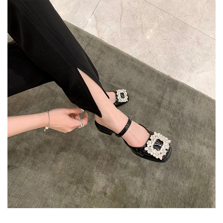 Grape Mom with the same style 2023 spring new sexy sandals and slippers women flash diamond shallow mouth square head flat half drag sandals women_voghion.com