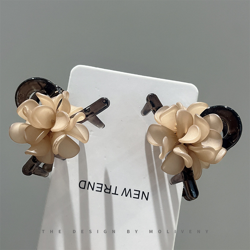 精致花朵小发夹时尚少女侧边抓夹春天后脑勺公主头鲨鱼夹发卡发抓|undefined